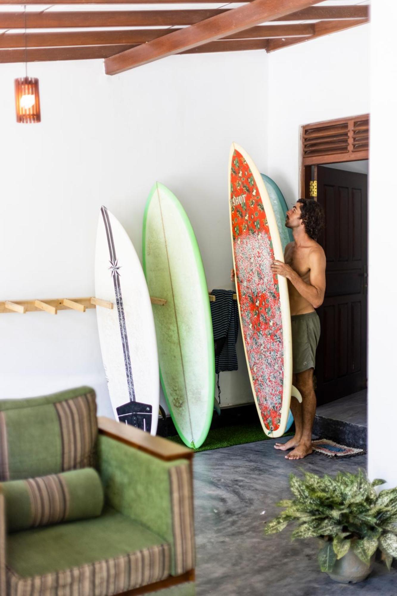 Makai Surf House Hotel Ahangama Exterior photo