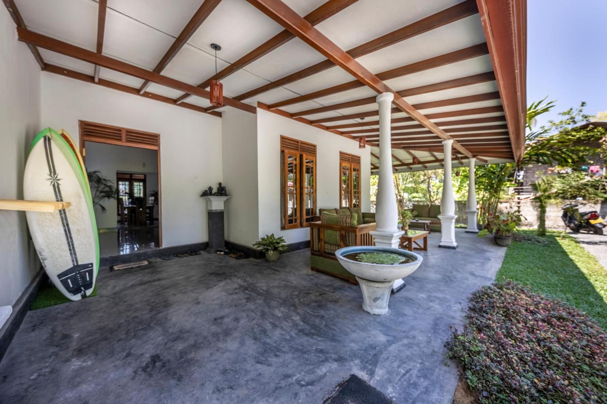 Makai Surf House Hotel Ahangama Exterior photo
